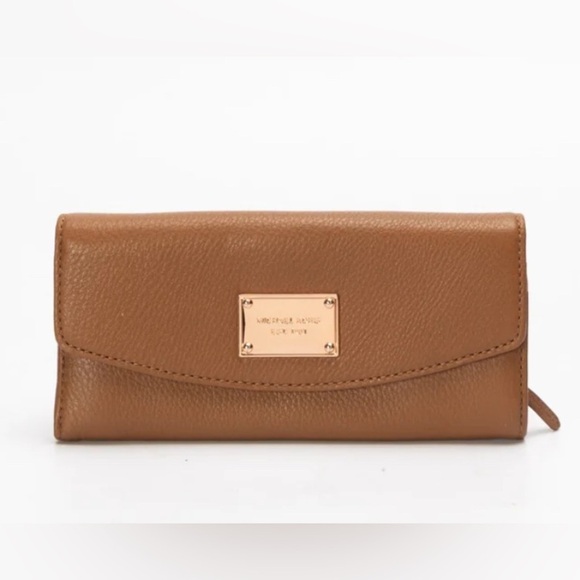Michael Kors Brown Jet Set Slim Flap Wallet - Picture 1 of 8